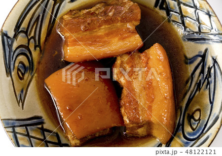 沖縄の郷土料理　ラフテー（豚肉の角煮） 48122121