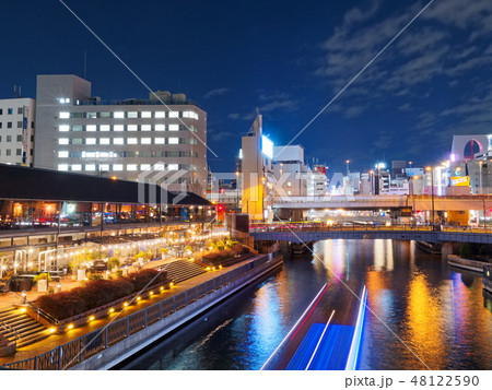 大阪ミナミ 夕暮れの道頓堀川とキャナルテラス堀江 48122590