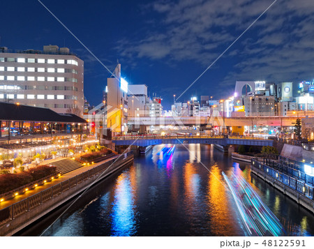 大阪ミナミ 夕暮れの道頓堀川とキャナルテラス堀江 48122591