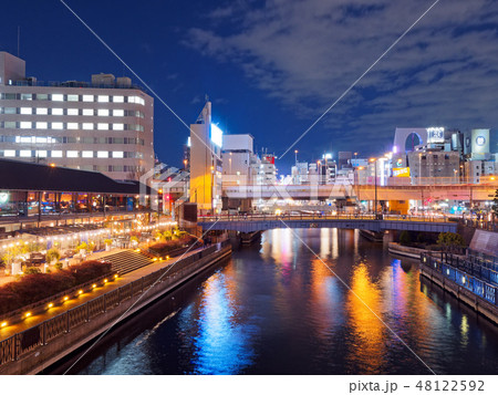 大阪ミナミ 夕暮れの道頓堀川とキャナルテラス堀江 大阪ミナミ 夕暮れの道頓堀川とキャナルテラス堀江 48122592