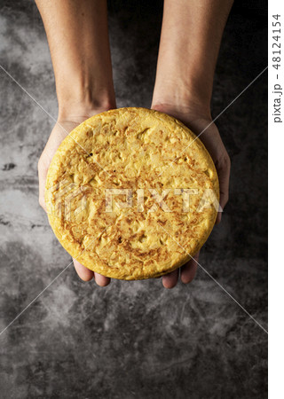 tortilla de patatas, spanish omelet tortilla de patatas, spanish omelet 48124154