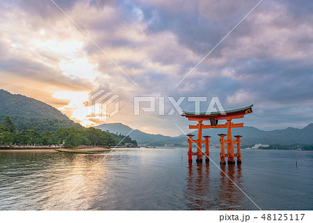 厳島の美しい夕景 厳島の美しい夕景 48125117