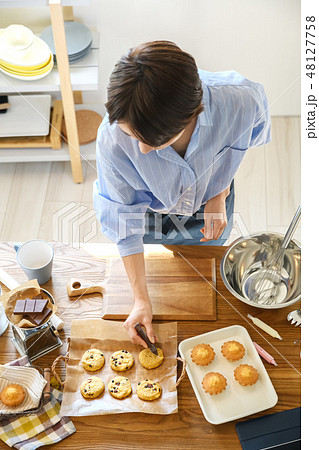 お菓子作り 48127758