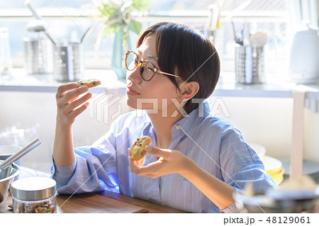 お菓子作り お菓子作り 48129061
