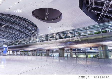 空港 国際線 出国 48131842