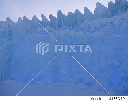 Ice Castle, Edmonton, キラキラしている碧いIceの壁 48133339