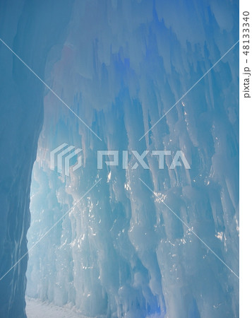 Ice Castle, Edmonton, Iceの洞窟の入り口 48133340