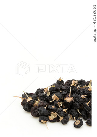 黒ゴジベリー 黒クコの実 黒枸杞 ブラック ゴジベリー ブラックウルフベリーの写真素材