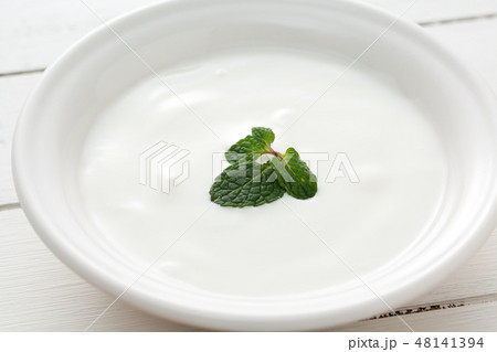 ヨーグルト ヨーグルト 48141394