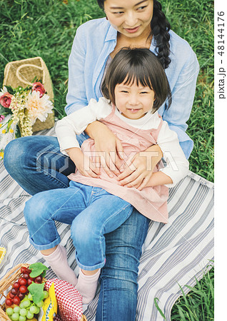 ピクニック　ファミリー 48144176