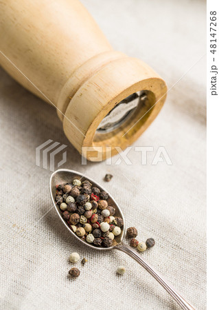 Different types of dried peppercorn. Different types of dried peppercorn. 48147268