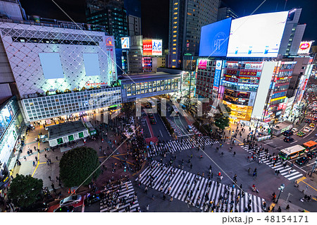 《東京都》渋谷駅前・スクランブル交差点 48154171