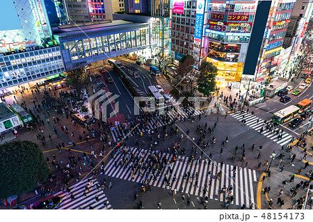 《東京都》渋谷駅前・スクランブル交差点 48154173