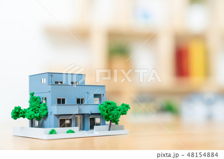 家 住宅ローン 不動産イメージ ミニチュア 模型 家 家 住宅ローン 不動産イメージ ミニチュア 模型 家 48154884