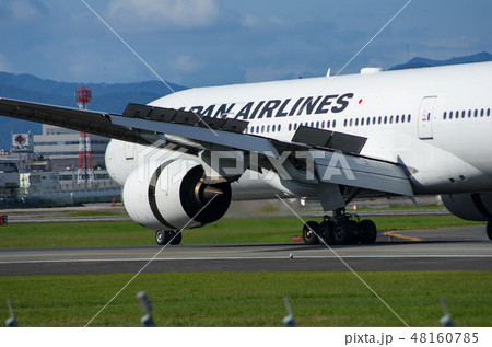 航空機の着陸 48160785