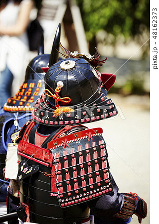 戦国武将の鎧兜の男性の写真素材