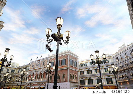 おしゃれなヨーロッパ風の街並みの写真素材