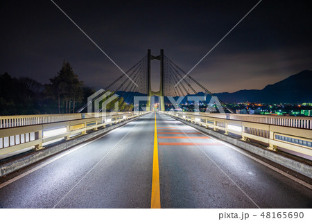 秩父市の秩父ハープ橋 48165690