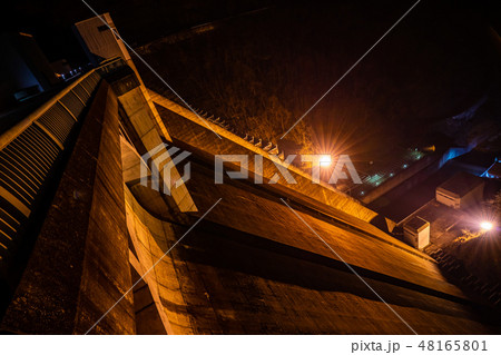 秩父市の浦山ダム 48165801