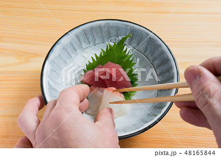 刺身の盛り付け 48165844