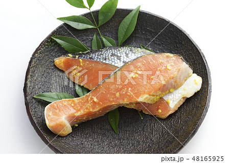 銀鮭の西京漬け26 銀鮭の西京漬け26 48165925