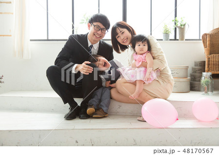 ファミリーイメージ  写真撮影 48170567