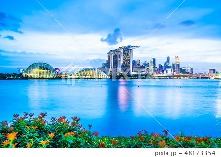 Beautiful architecture building skyscraper around marina bay in singapore city 48173354