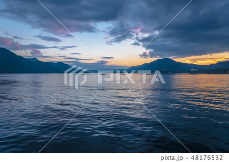 瀬戸内 大野瀬戸かき海道の夕景 48176532