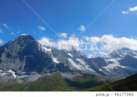 スイス　ユングフラウ三山 48177360