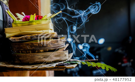 バリ島のお供え物 48177952