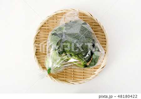 ブロッコリー　袋入り 48180422