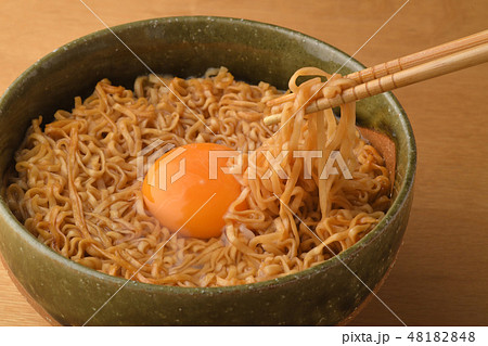 インスタントラーメン　 48182848