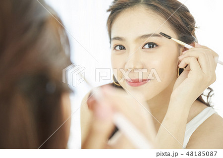 女性　ビューティー 48185087