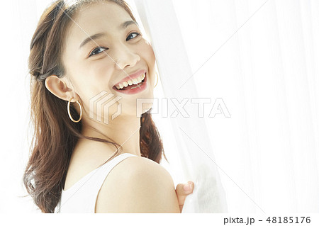 女性　ビューティー 48185176