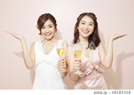 女性 パーティー 女性 パーティー 48185358
