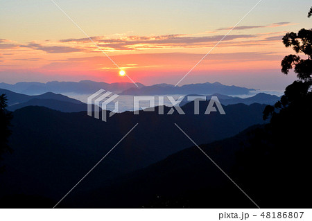 玉置山展望台からの雲海・日の出 48186807