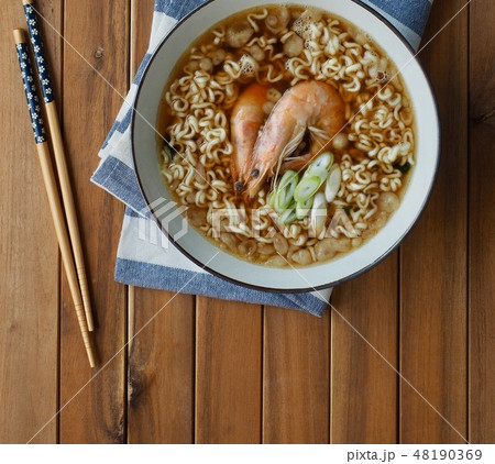 エビ うどん 食べ物 48190369