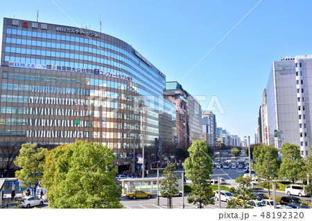 JR博多駅前風景　博多口　正面は大博通り 48192320