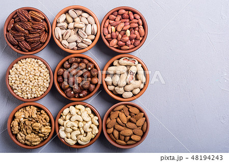 Mix of nuts 48194243