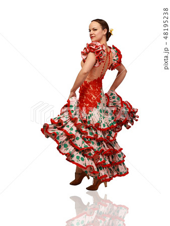 Young woman dancing flamenco 48195238