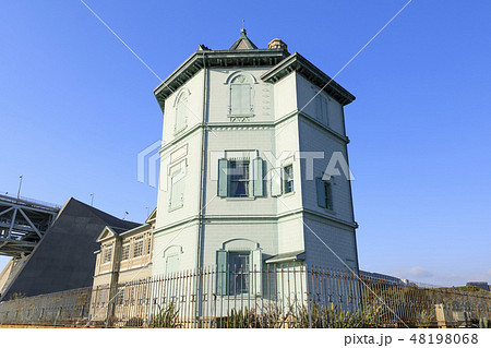兵庫県・孫文記念館(移情閣)と明石海峡大橋 兵庫県・孫文記念館(移情閣)と明石海峡大橋 48198068