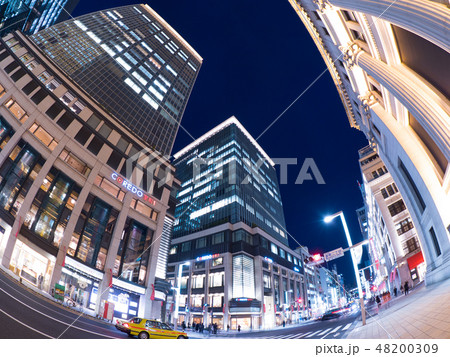 夕暮れの日本橋室町 48200309