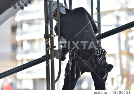 とび職 足場解体の風景 とび職 足場解体の風景 48206551