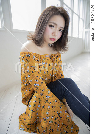 ストレート　外ハネボブスタイル　女性 48207724