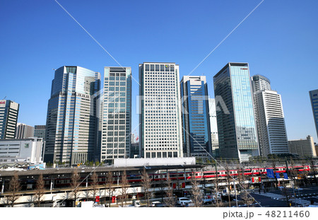日本の東京都市景観　品川のオフィスビル群などを望む 48211460