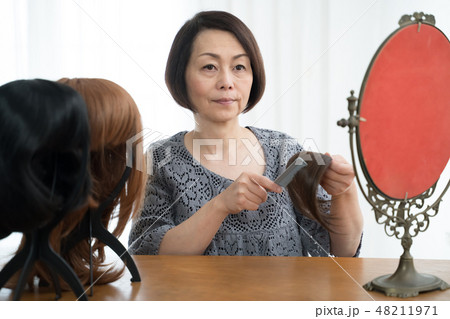 ビューティー　女性 48211971