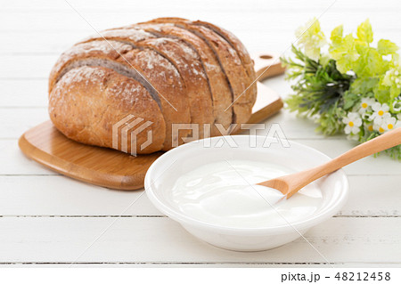 ヨーグルト ヨーグルト 48212458
