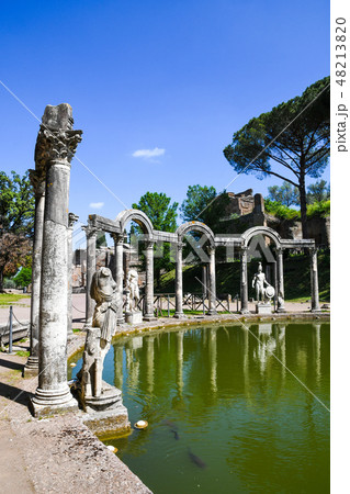 ハドリアヌスの別荘（ヴィッラ・アドリアーナ）　カノプスのほとりの神像【ティヴォリ、イタリア】 48213820