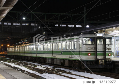 終焉近い越後線115系（吉田駅） 48219077