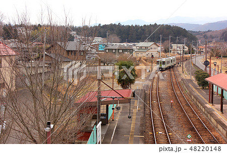八高線明覚駅を発車した上り列車(5) 48220148